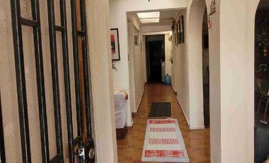 Se vende amplia casa de 4 dormitorios