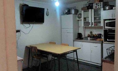 Se vende amplia casa de 4 dormitorios