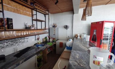 casa comercial frente al mar de venta en Crucita