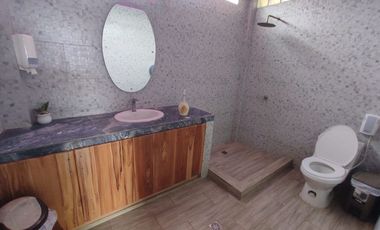 casa comercial frente al mar de venta en Crucita