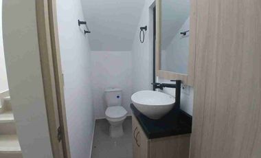 SE VENDE HERMOSA CASA EN FUSAGASUGA EXCELENTE UBICACIÓN SOBRE AVENIDA LAS PALMAS.