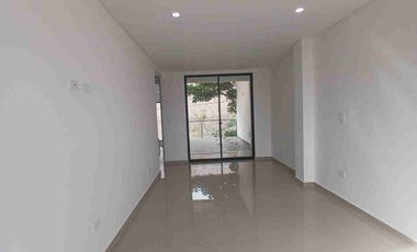 SE VENDE HERMOSA CASA EN FUSAGASUGA EXCELENTE UBICACIÓN SOBRE AVENIDA LAS PALMAS.