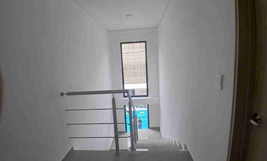 SE VENDE HERMOSA CASA EN FUSAGASUGA EXCELENTE UBICACIÓN SOBRE AVENIDA LAS PALMAS.