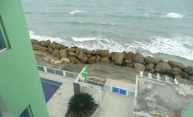 departamento frente al mar en venta en crucita