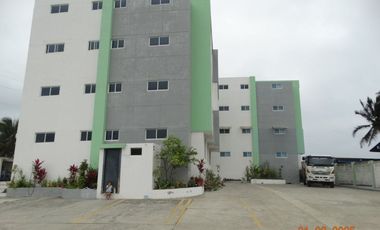 departamento frente al mar en venta en crucita