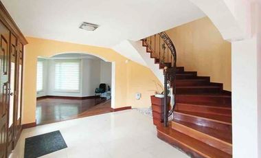 Casa de Venta en Urbanización 4 Dorm. - Sector Conocoto