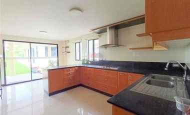 Casa de Venta en Urbanización 4 Dorm. - Sector Conocoto