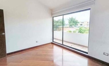 Casa de Venta en Urbanización 4 Dorm. - Sector Conocoto