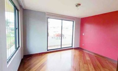 Casa de Venta en Urbanización 4 Dorm. - Sector Conocoto