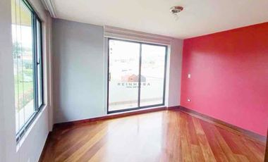 Casa de Venta en Urbanización 4 Dorm. - Sector Conocoto