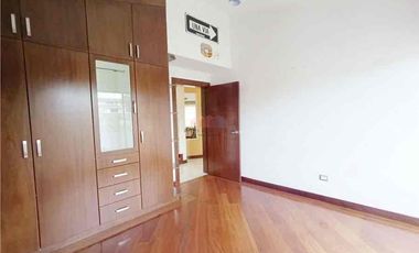 Casa de Venta en Urbanización 4 Dorm. - Sector Conocoto