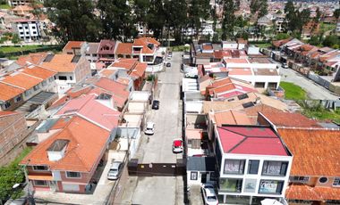 En venta casa en Cuenca, sector control Sur.