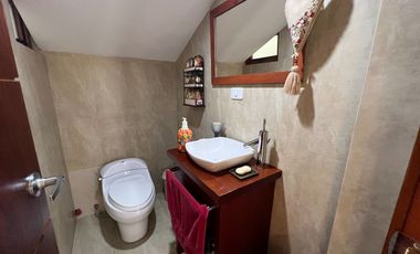 En venta casa en Cuenca, sector control Sur.