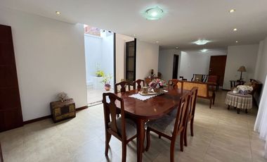 En venta casa en Cuenca, sector control Sur.