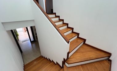 En venta casa en Cuenca, sector control Sur.