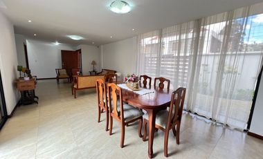 En venta casa en Cuenca, sector control Sur.