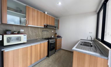 En venta casa en Cuenca, sector control Sur.