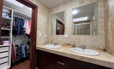 En venta casa en Cuenca, sector control Sur.