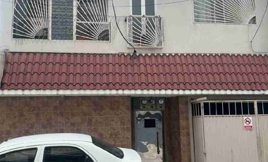 Renta de suite planta baja vacía en Guayacanes