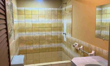 Renta de suite planta baja vacía en Guayacanes