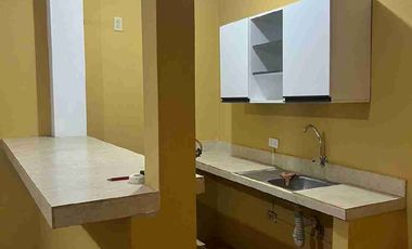 Renta de suite planta baja vacía en Guayacanes