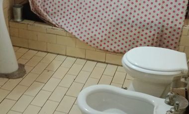 Venta de casa con cochera Barrio Bella Vista