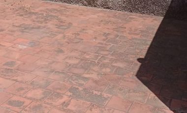 Venta de casa con cochera Barrio Bella Vista