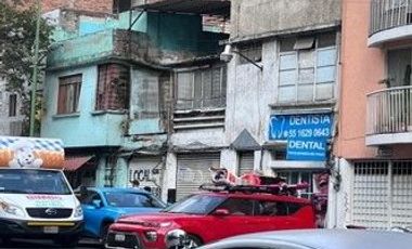 SE VENDE CASA COMO TERRENO CON USO DE SUELO POTENCIAL