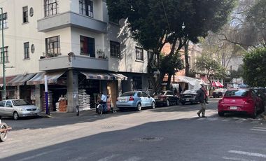 SE VENDE CASA COMO TERRENO CON USO DE SUELO POTENCIAL