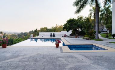 Casa en Venta con doble vigilancia - Av. Palmira, Cuernavaca.