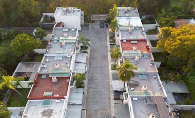 Casa en Venta con doble vigilancia - Av. Palmira, Cuernavaca.