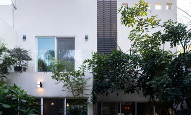 Casa en Venta con doble vigilancia - Av. Palmira, Cuernavaca.