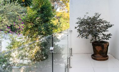 Casa en Venta con doble vigilancia - Av. Palmira, Cuernavaca.