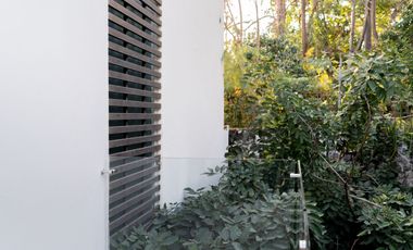 Casa en Venta con doble vigilancia - Av. Palmira, Cuernavaca.