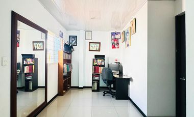 SE VENDE CASA UNIFAMILIAR BARRIO MONTECARLO