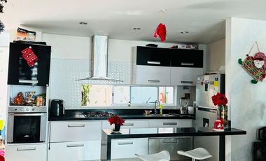 SE VENDE CASA UNIFAMILIAR BARRIO MONTECARLO