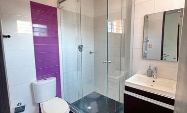 SE VENDE CASA UNIFAMILIAR BARRIO MONTECARLO