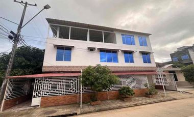 ESPECTACULAR CASA DE 3 PISOS EN VENTA – IDEAL PARA INVERSIÓN / AIRBNB