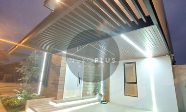 Hermosa Casa de Estreno Amoblada en Machala de 4 Dormitorios