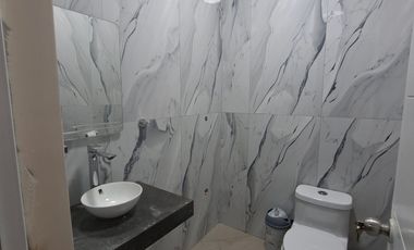 Hermosa Casa de Estreno Amoblada en Machala de 4 Dormitorios