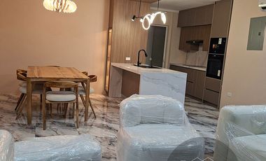 Hermosa Casa de Estreno Amoblada en Machala de 4 Dormitorios