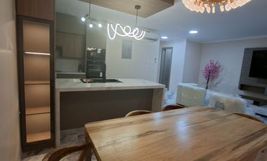 Hermosa Casa de Estreno Amoblada en Machala de 4 Dormitorios