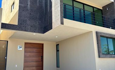 Casas en venta – Fracc. Sauco, Ciudad Ecológica Haras del Bosque