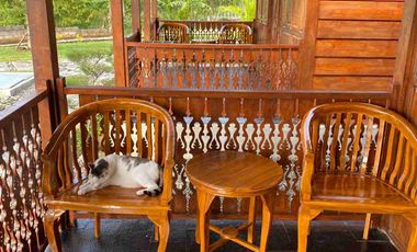 Dijual Villa dan Rumah induk di Bandongan Magelang dengan View Gunung dan Persawahan