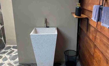 Dijual Villa dan Rumah induk di Bandongan Magelang dengan View Gunung dan Persawahan