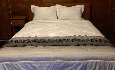 Dijual Villa dan Rumah induk di Bandongan Magelang dengan View Gunung dan Persawahan