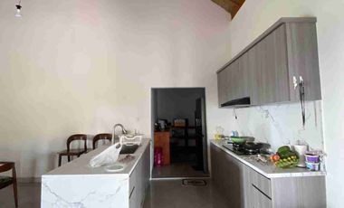 Dijual Villa dan Rumah induk di Bandongan Magelang dengan View Gunung dan Persawahan