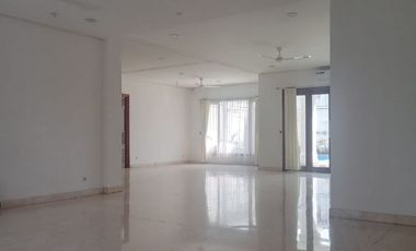 Luxury 3-Story Mansion in Kemang Antasari – Spacious 1000 sqm Land, Private Pool, Quick Access to SCBD (Ideal for Home & Office)