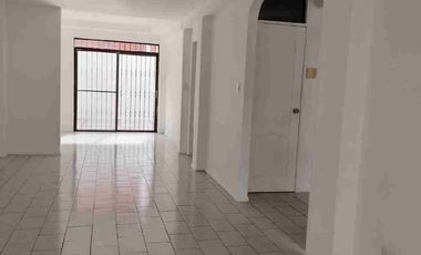 Alquiler casa de 2 piso, ceibos santa cecilia