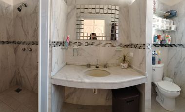 2 CASA EN UN TERRENO DE 827M2 LA PRINCIPAL 4 RECAMARAS Y ESTUDIO ,LA SECUNDARIA 2 RECAMARAS